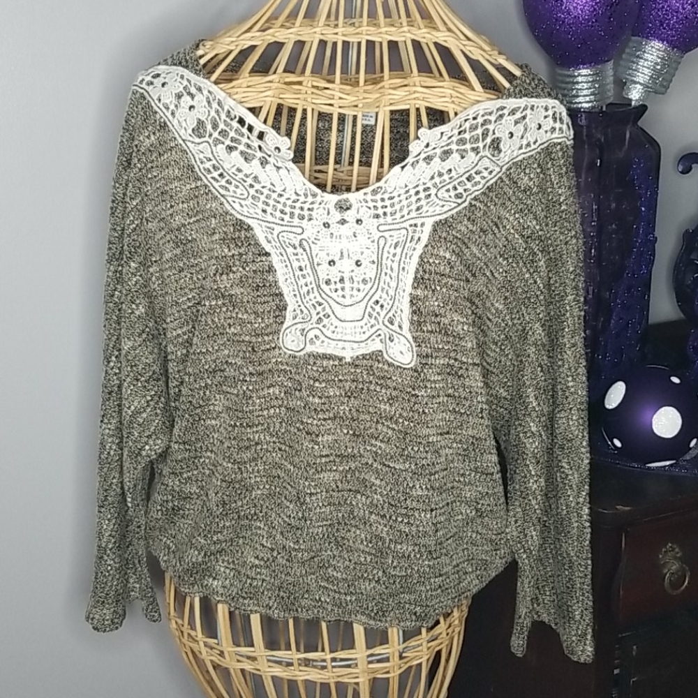 JULE XL Grey, Black & Tan Knit 3/4 Sleeve with White Crocheted Neckline Top